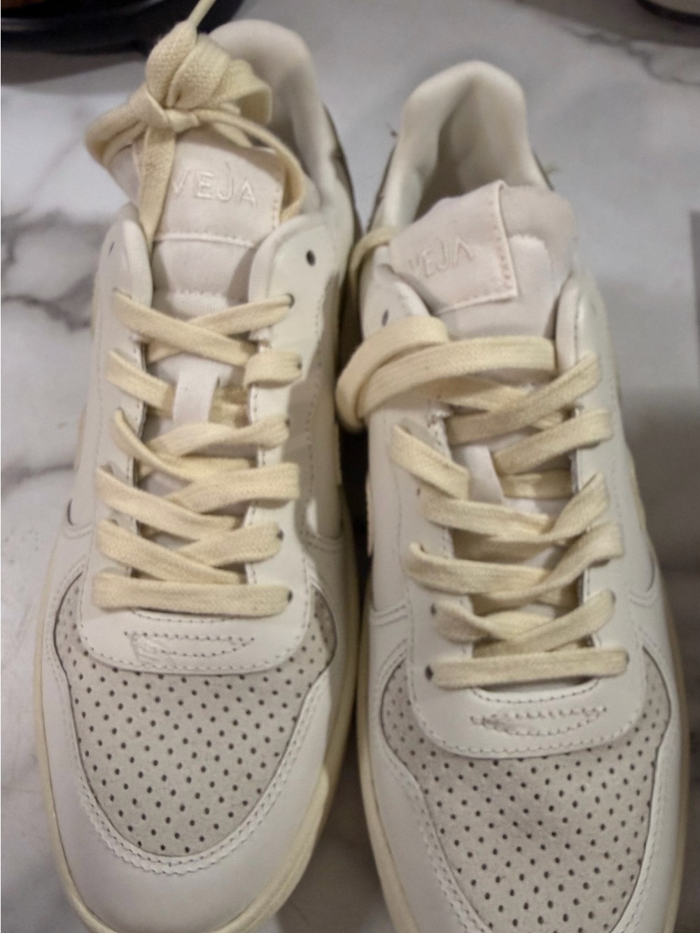 Veja Men Cream/Tan Leather Low-Top Sneakers